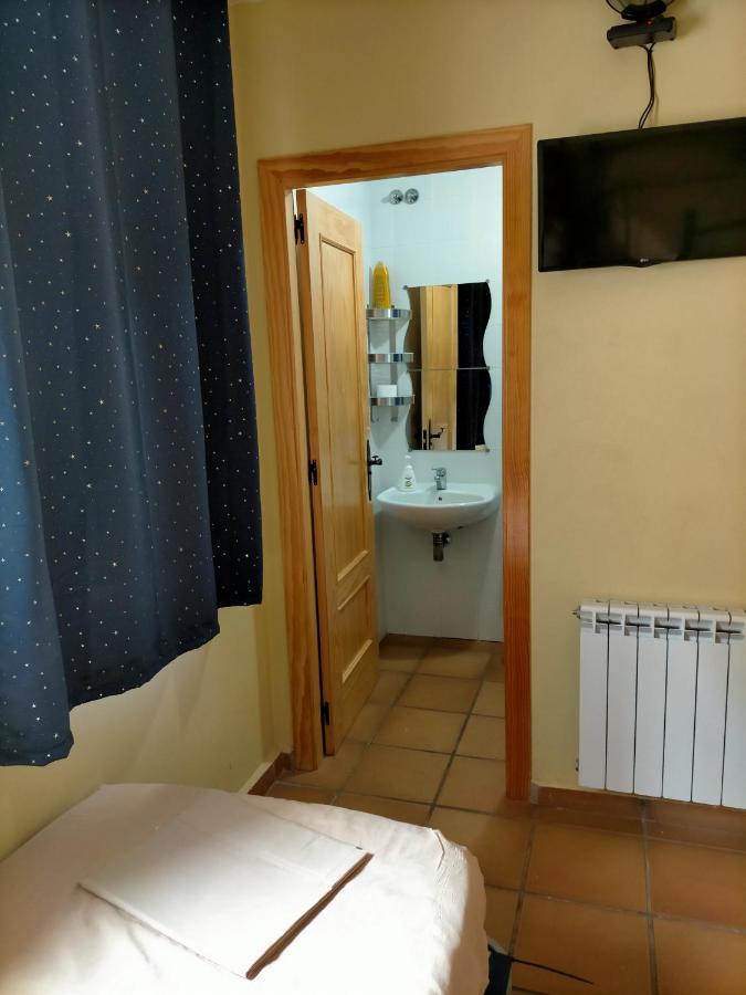 Albergue Santa Barbara Aliaga Esterno foto